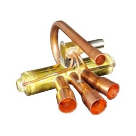 Valvula Reversible 4 Vías 3/8-5/8 240V, R22/134A